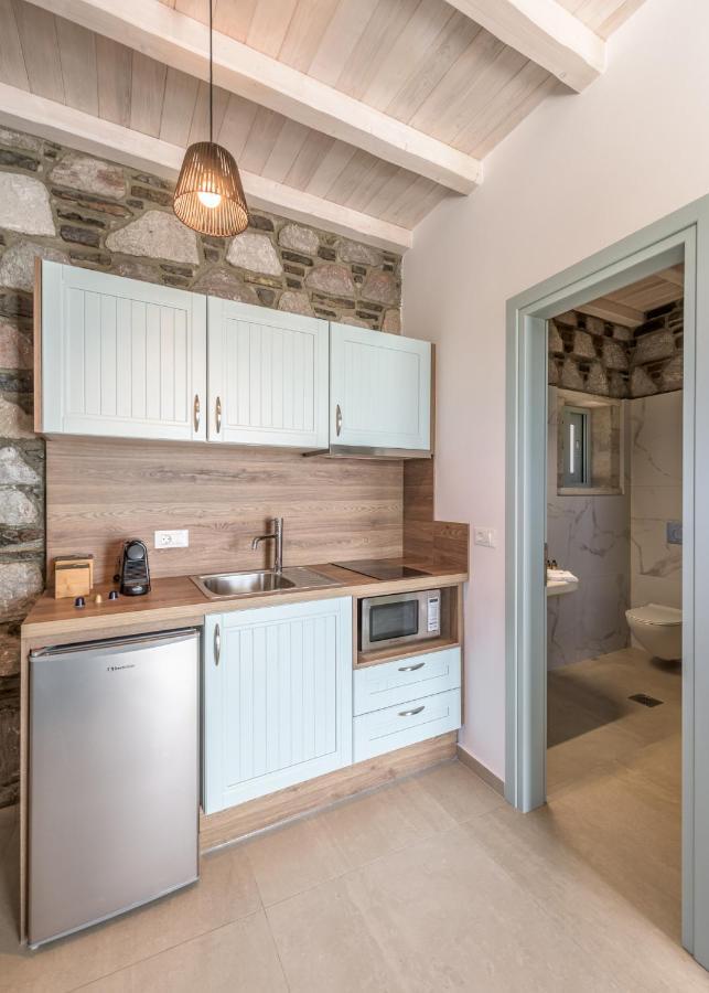 Thea Sunset Suites Mytakas Esterno foto